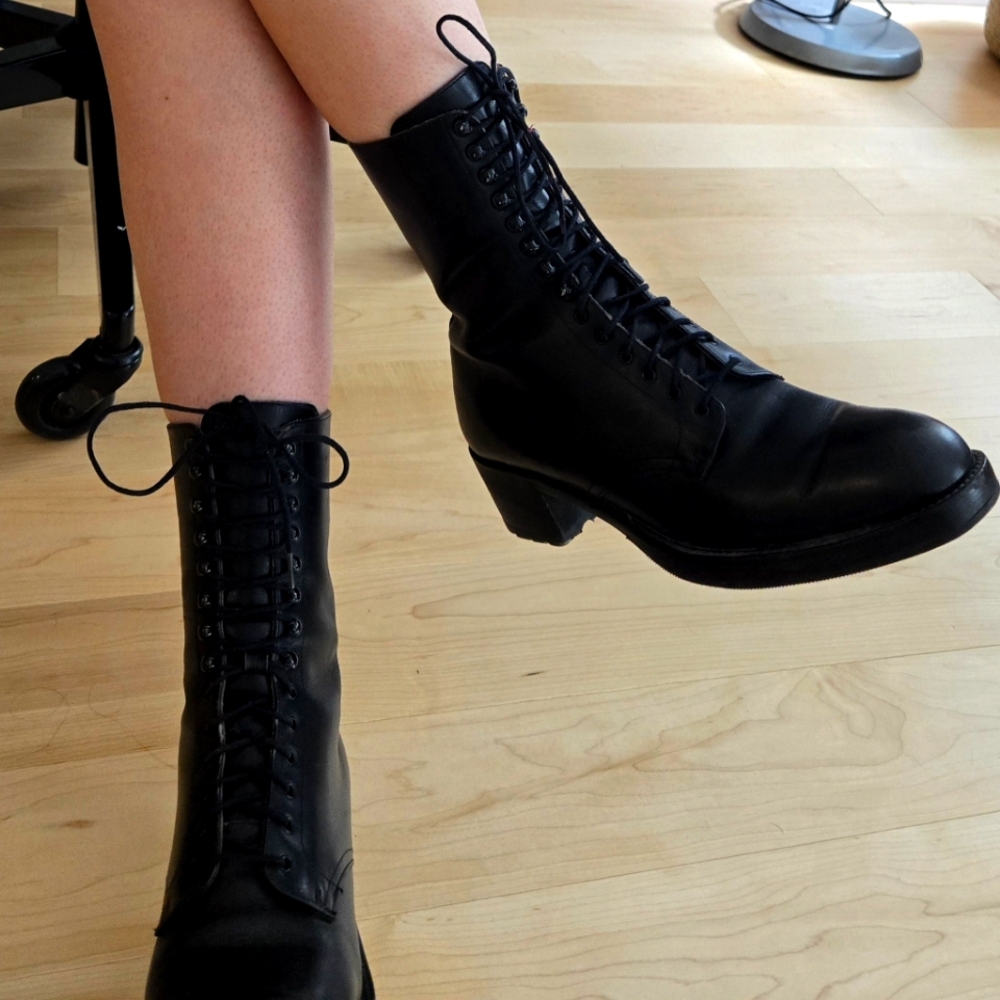 Vintage black hook and eye short boots.